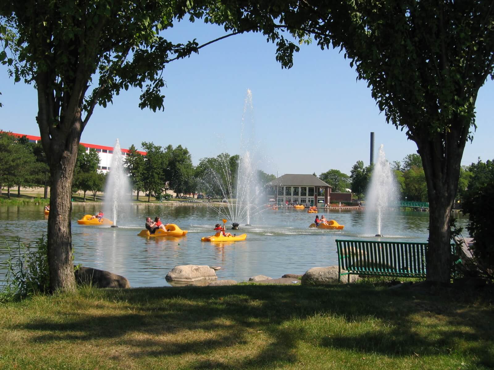 Feel paddle boats