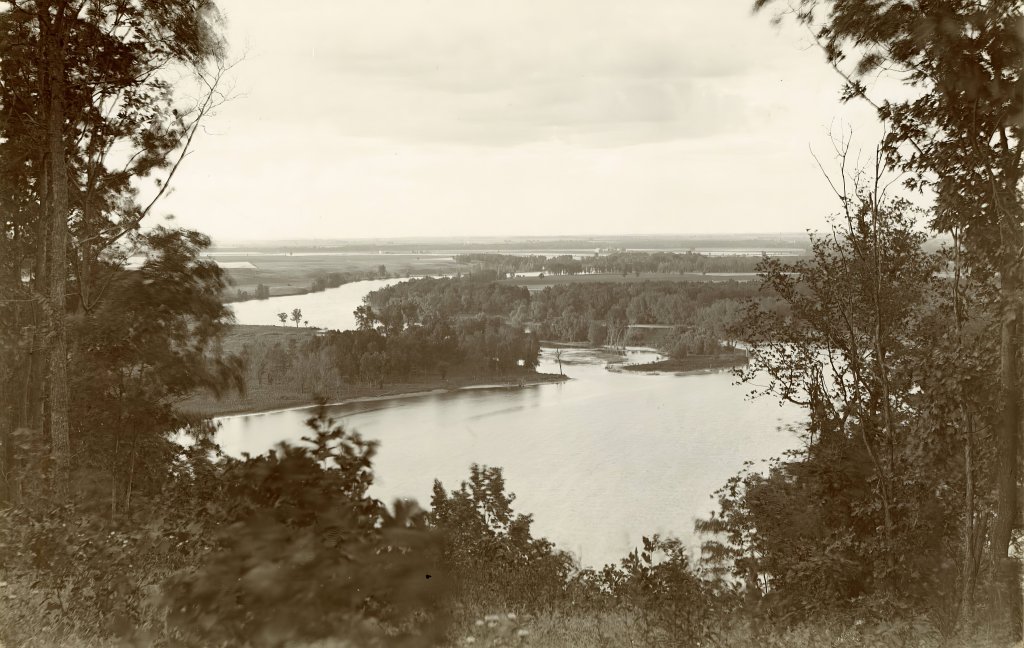 Big Hill Park: Scenic Trails and Historical Stories Big Hill Park: Scenic Trails and Historical Stories