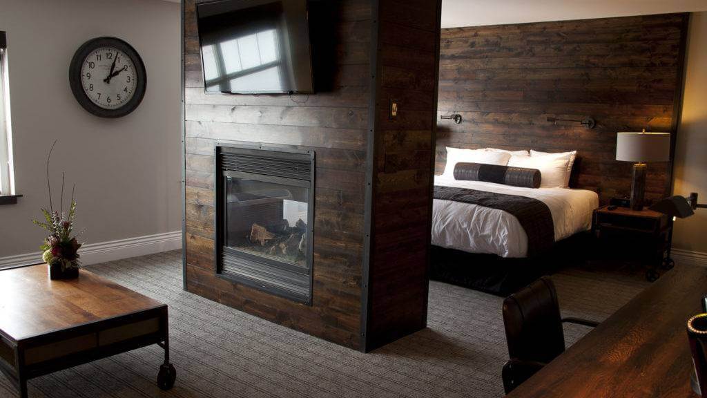 Top Things to do in Fall IronworksHotel_Suite