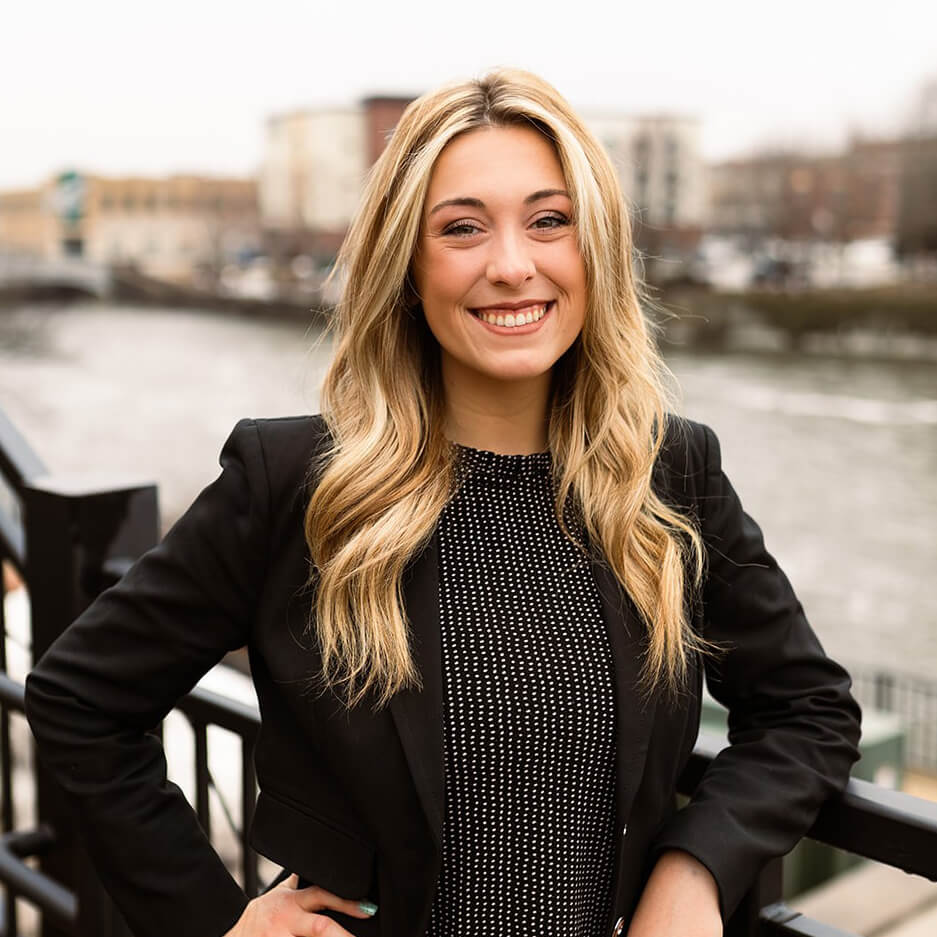 Meet the Team Savannah Schindler